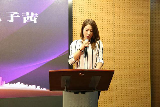 她曾击败了潘晓婷 超力签约台球新秀魏子茜