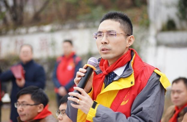 (北方大陆家和联盟公益互助基金理事长刘家齐博士为活动致辞)