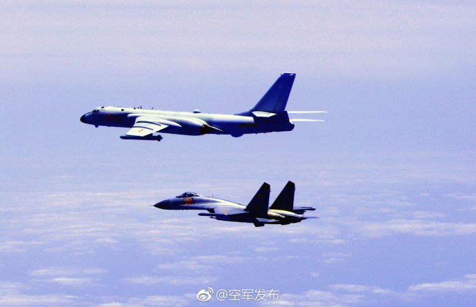 解放军军机绕台(来源:空军发布微博)