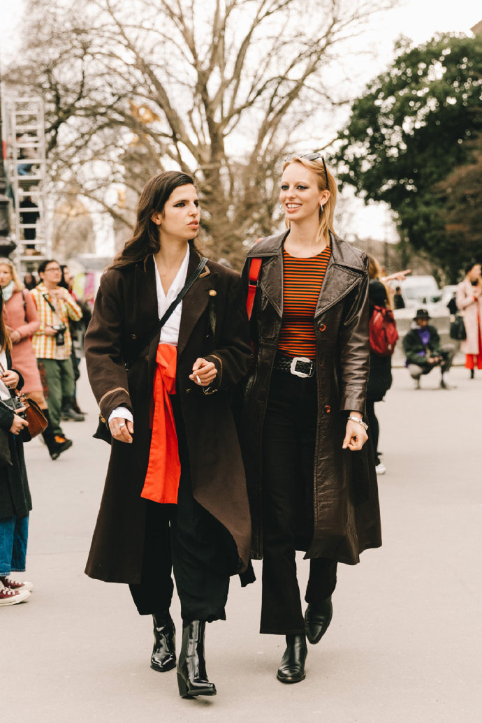 巴黎时装周街拍盘点来了 优雅的时装表演