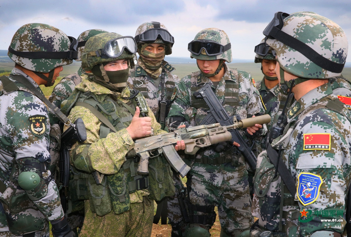 和平使命演习正式打响 飞豹战机对地狂轰滥炸
