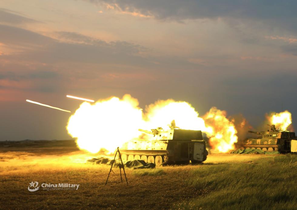 直击解放军陆军重火力发射瞬间