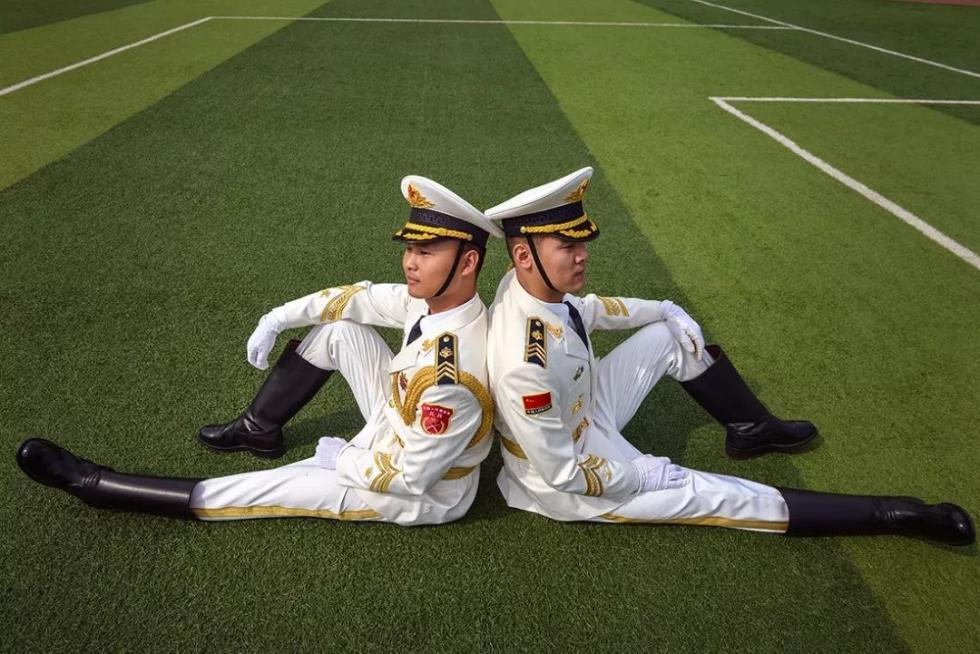 新春福利!高颜值兵哥哥军便装对比照大放送,速收藏