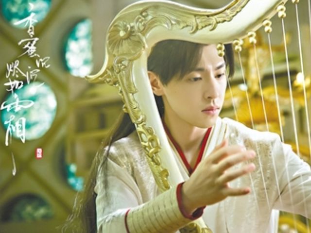 邓伦在戏中吃蜈蚣,活蹦乱跳很逼真,剧组称是真