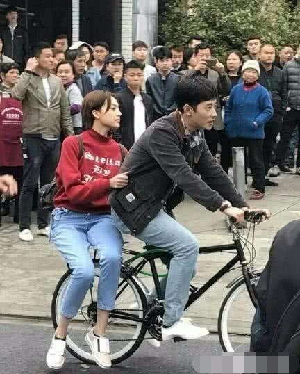 赵丽颖郑爽新剧,一个正在热播,另一个却曾被各