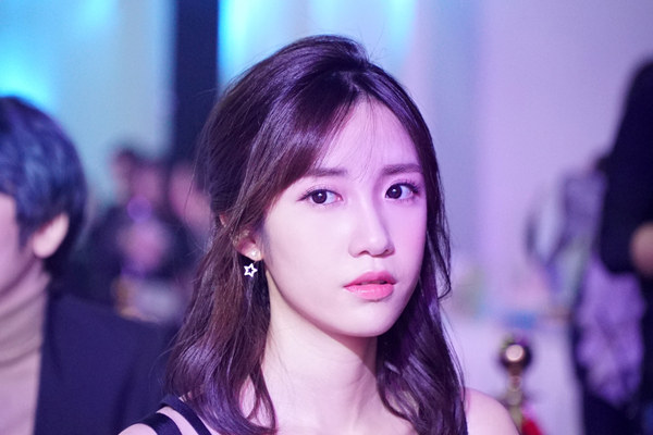 米咪何穗助力公益活动 爱心满满获"公益行动先锋奖"